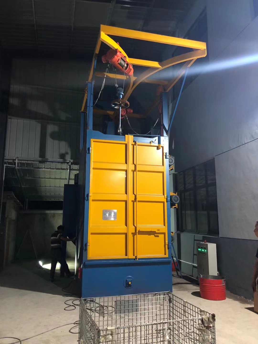 江蘇泰州雙吊鉤拋丸機(jī)